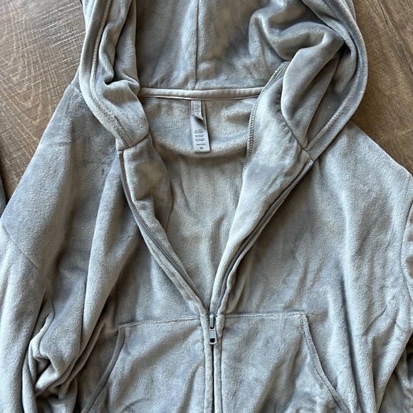 Skims Set Velour Tracksuit in Smoke - Picture 4 of 7